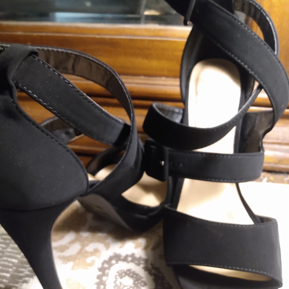 Heels - Picture 5 of 12